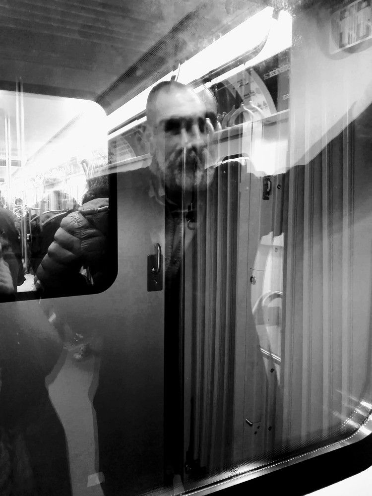 Thematic photography contest - Metro