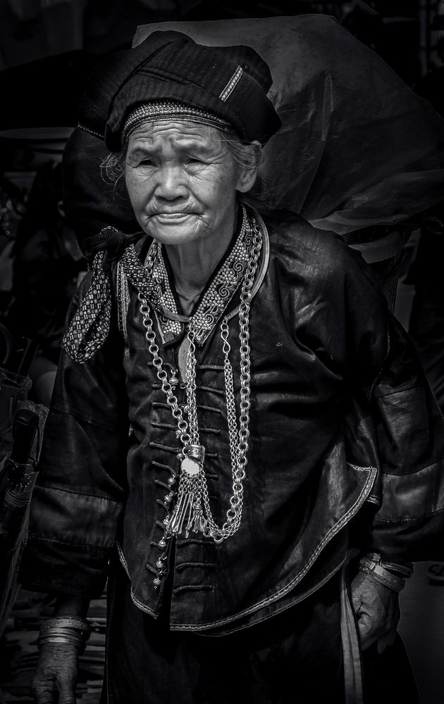 Old women in Vietnam