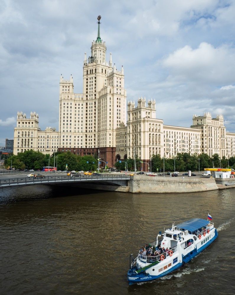 КОТЕЛЬНИЧЕСКАЯ НАБЕРЕЖНАЯ