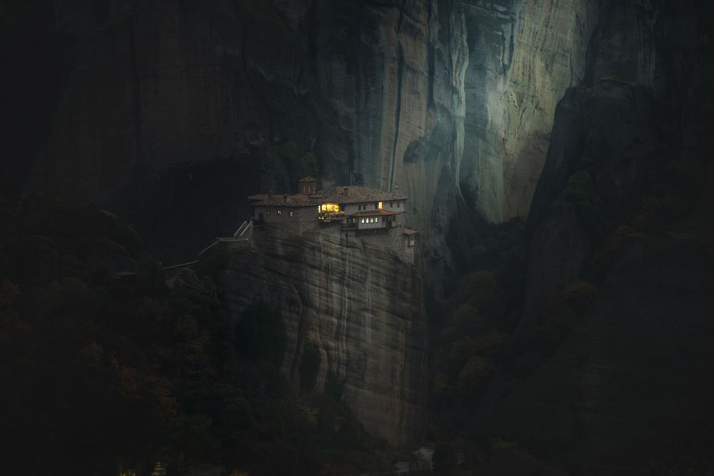 Photograph by Nikos Leonov