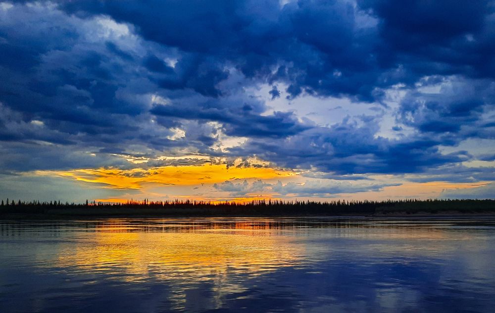 Sunset over the river Vilyuy