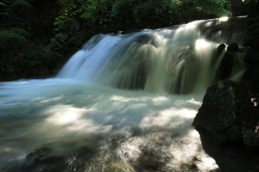 пороги горной реки