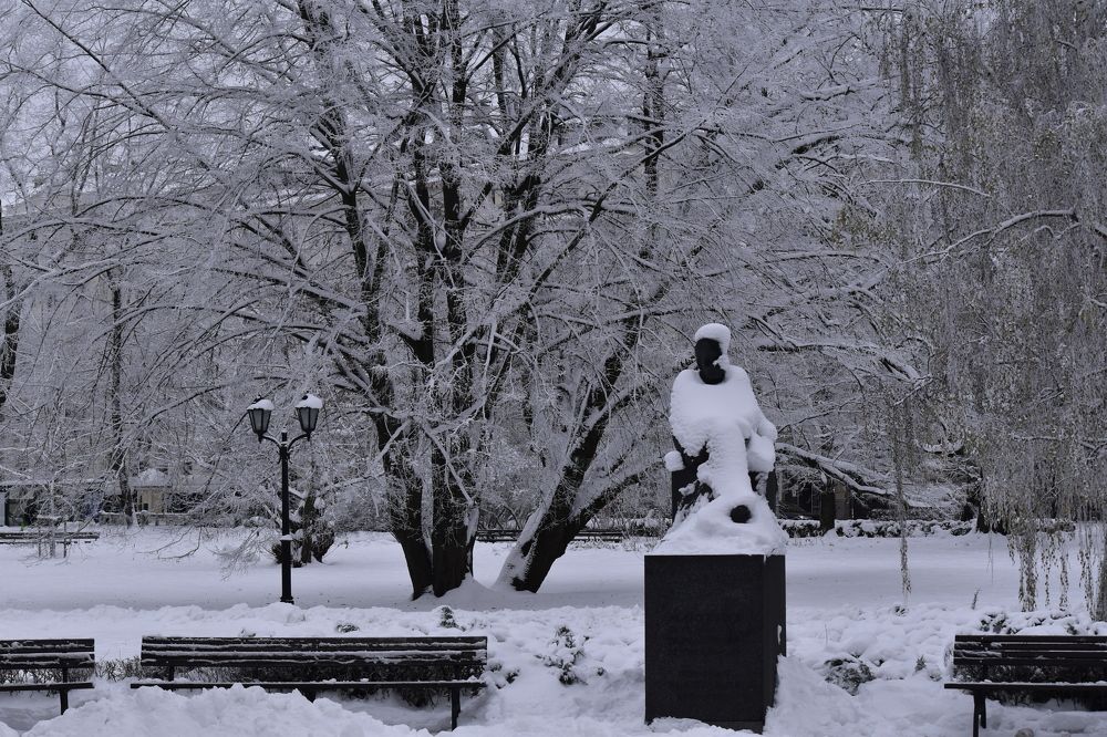 Под снегом все едины / Under the snow all are one