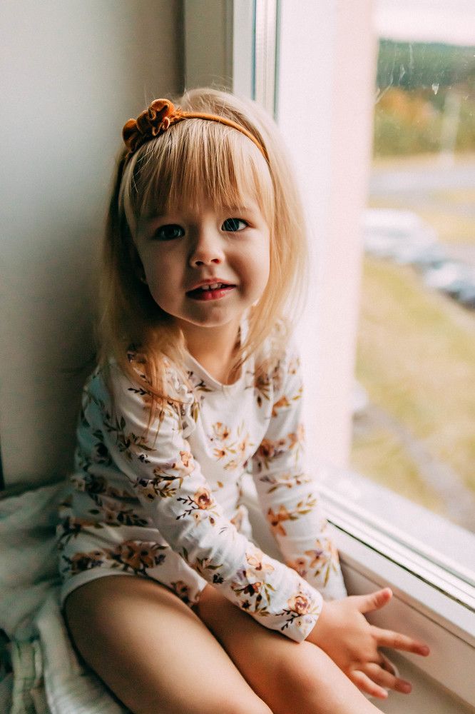 София у окна