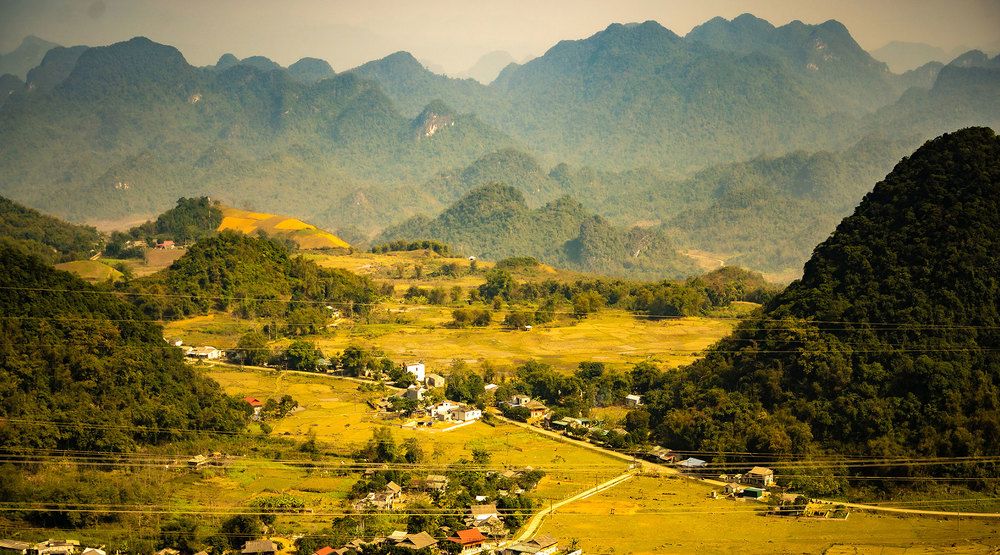 Thung lũng dưới chân đèo