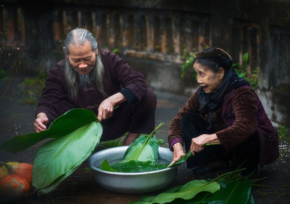 Prepare for making Bánh Chưng in traditional Tet in Vietnam