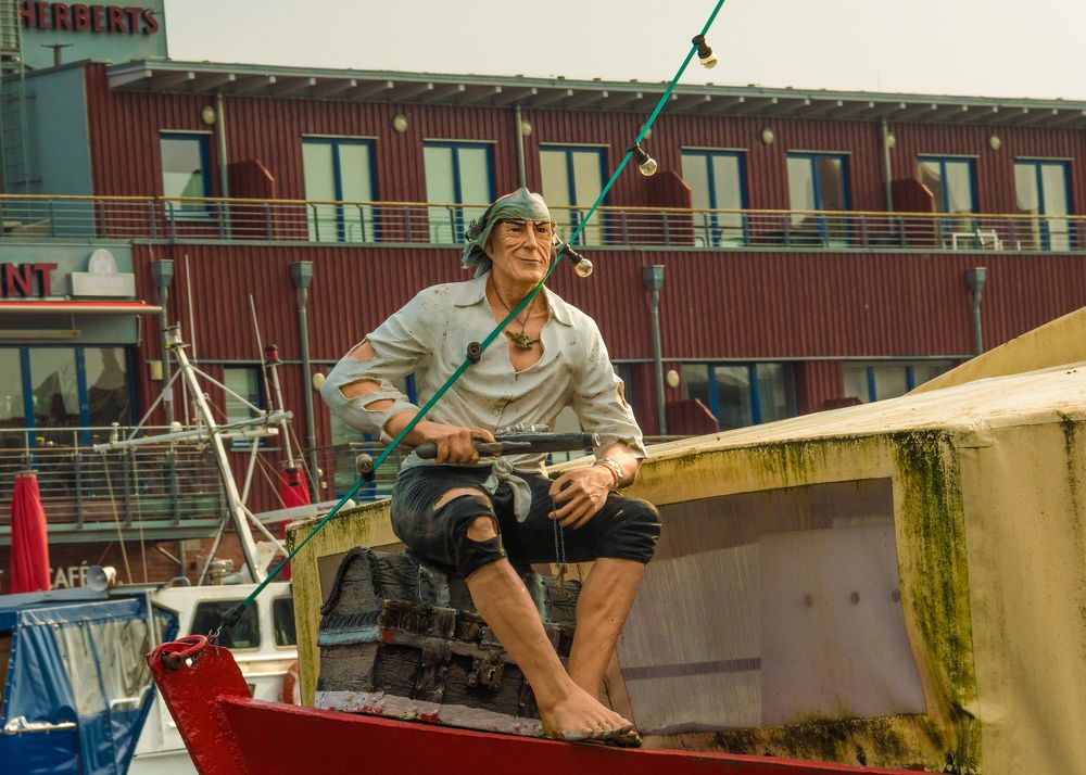 Пираты на корабле.