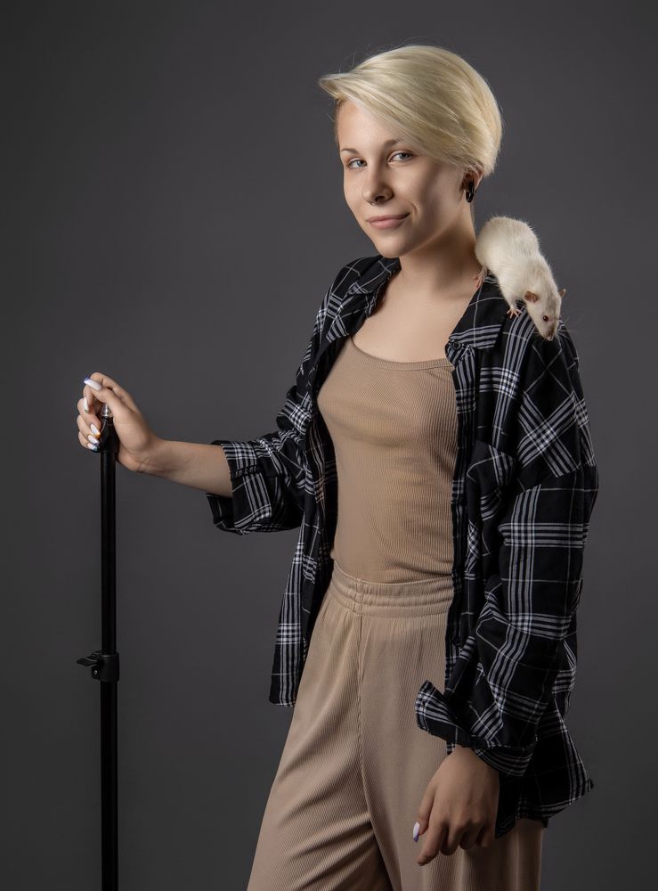 С питомцем.