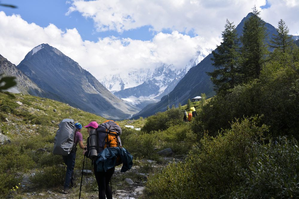 Метеостанция у подножия горы Белуха