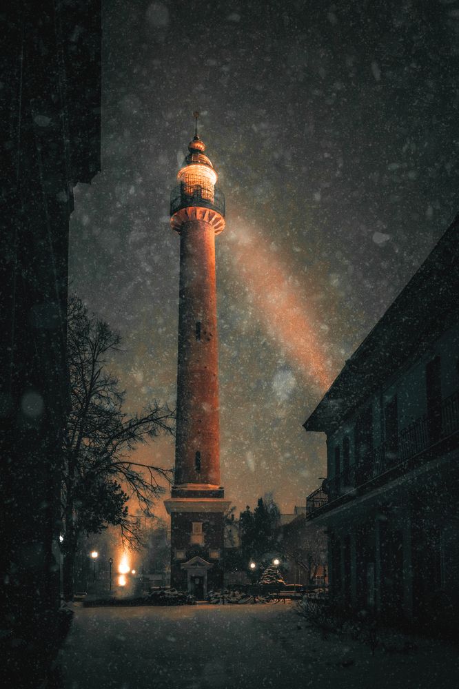 Snowy Serenity: Turnul Pompierilor in Satu Mare