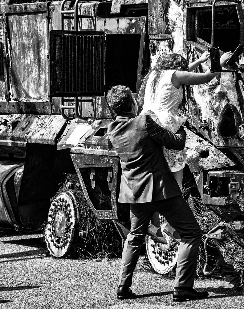 I want to see the barbecue!