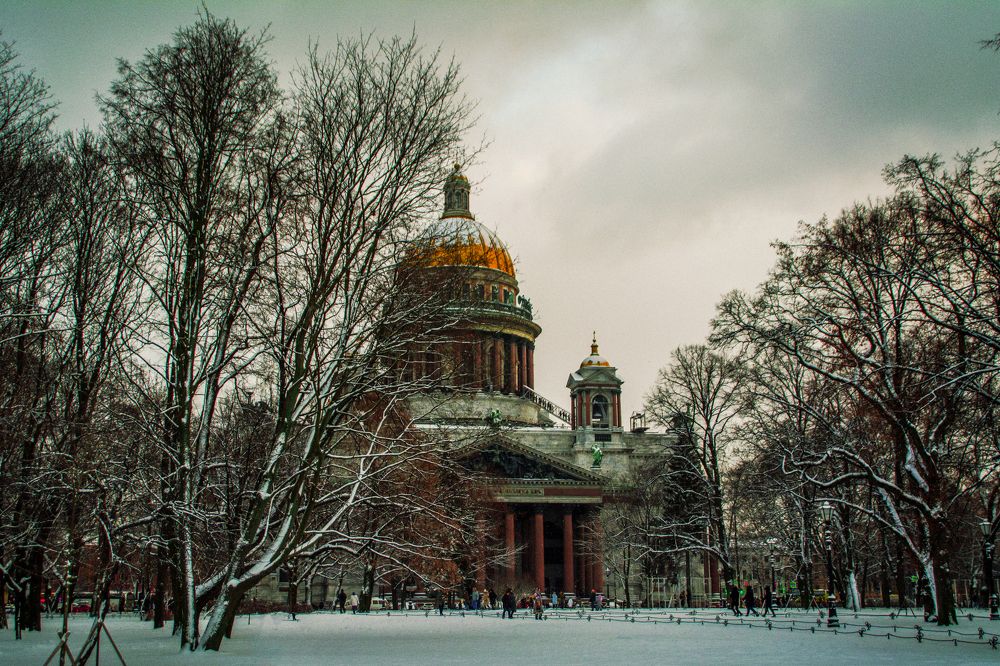 Исаакиевский собор зимой