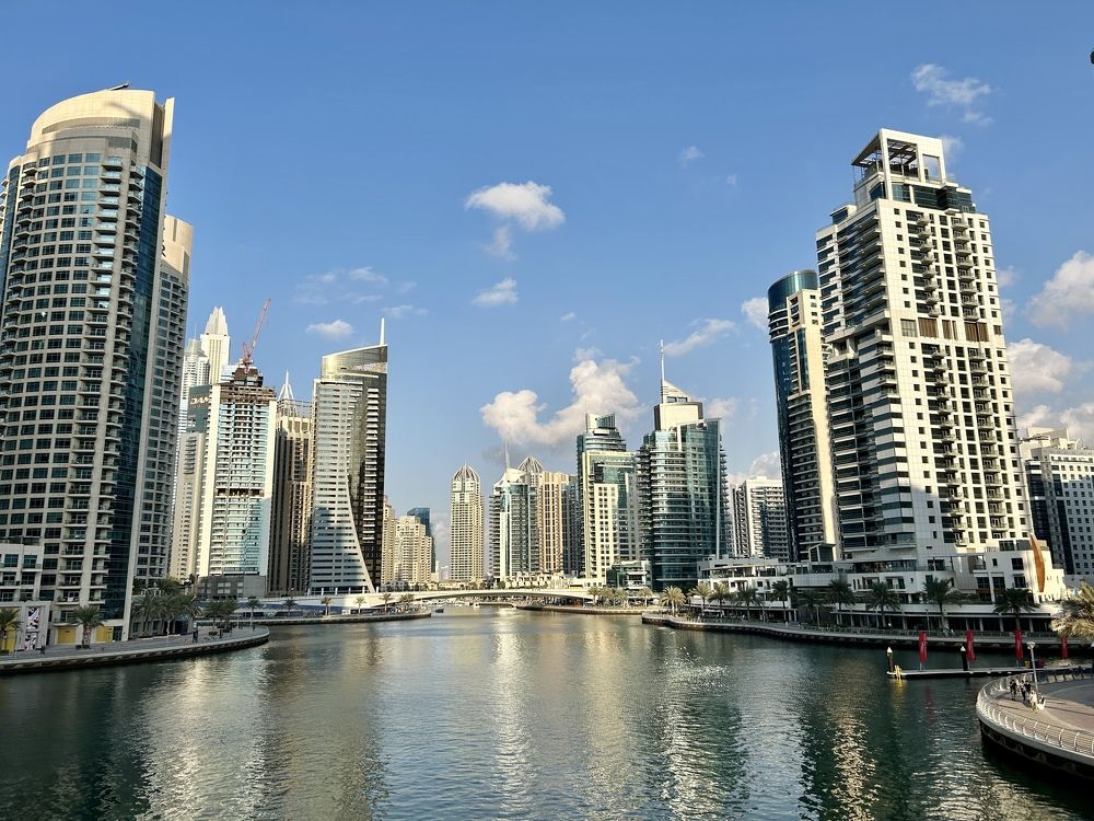 Вода и камень.