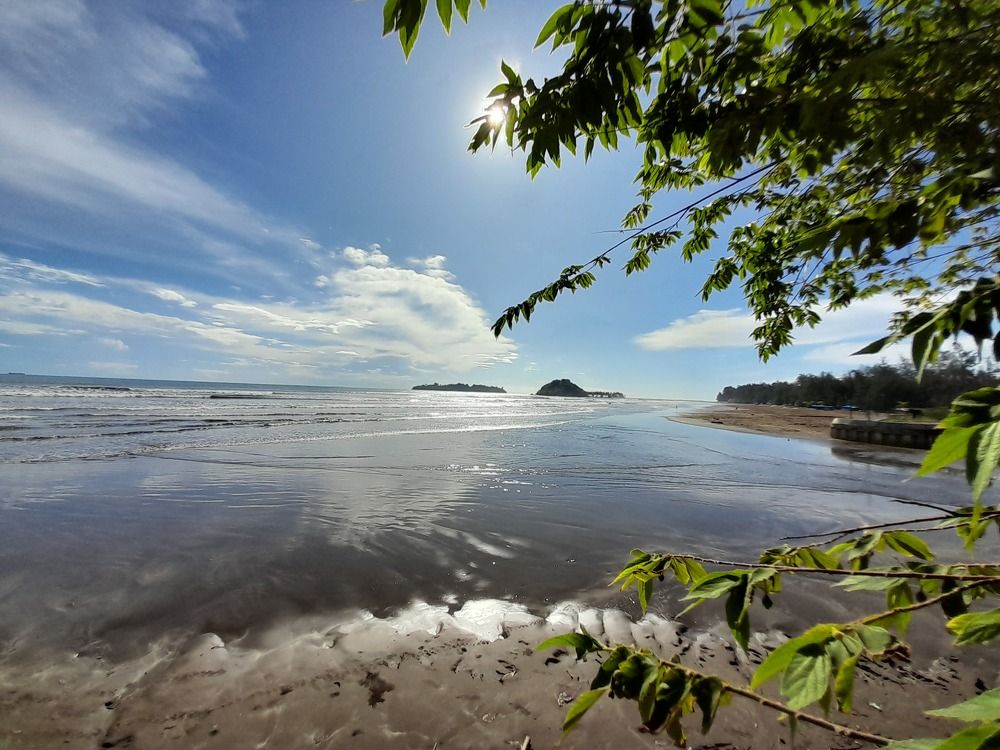 Air Manis Bay; Allah Mercy