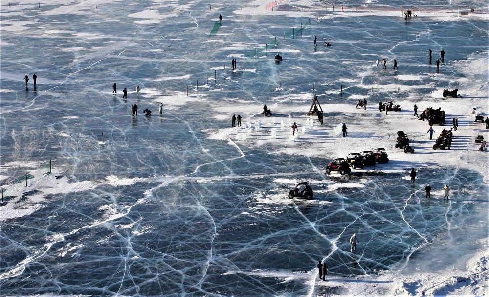 Прогулки по льду Байкала