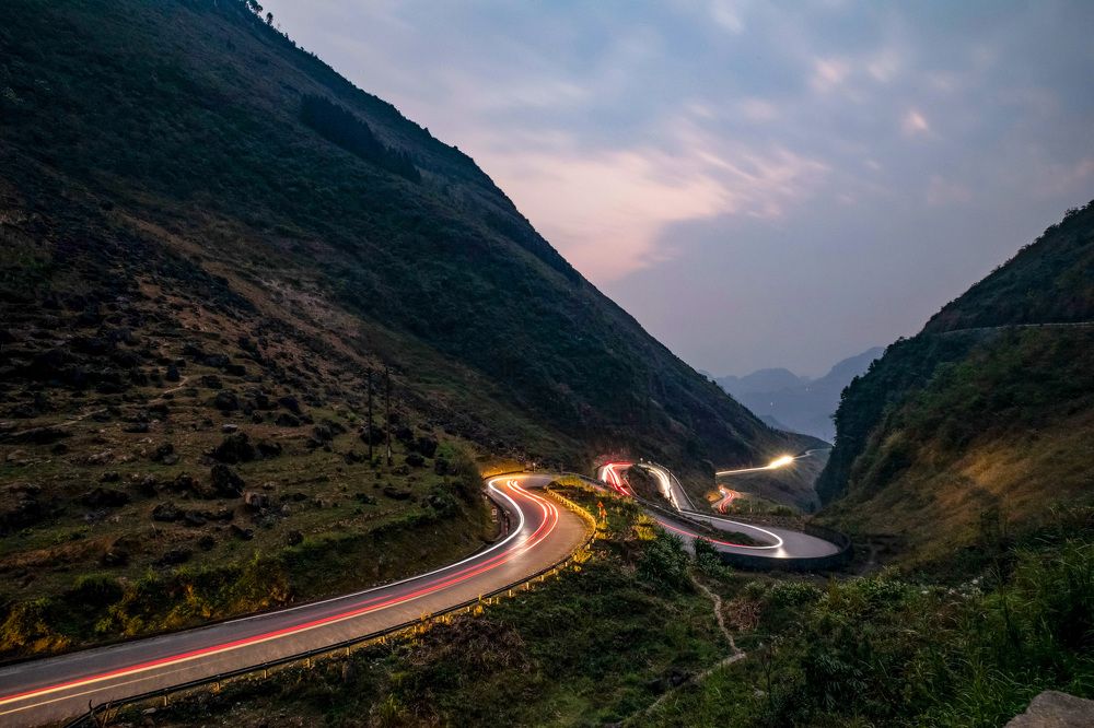 Sunset on a sunny day on Tham Ma slope