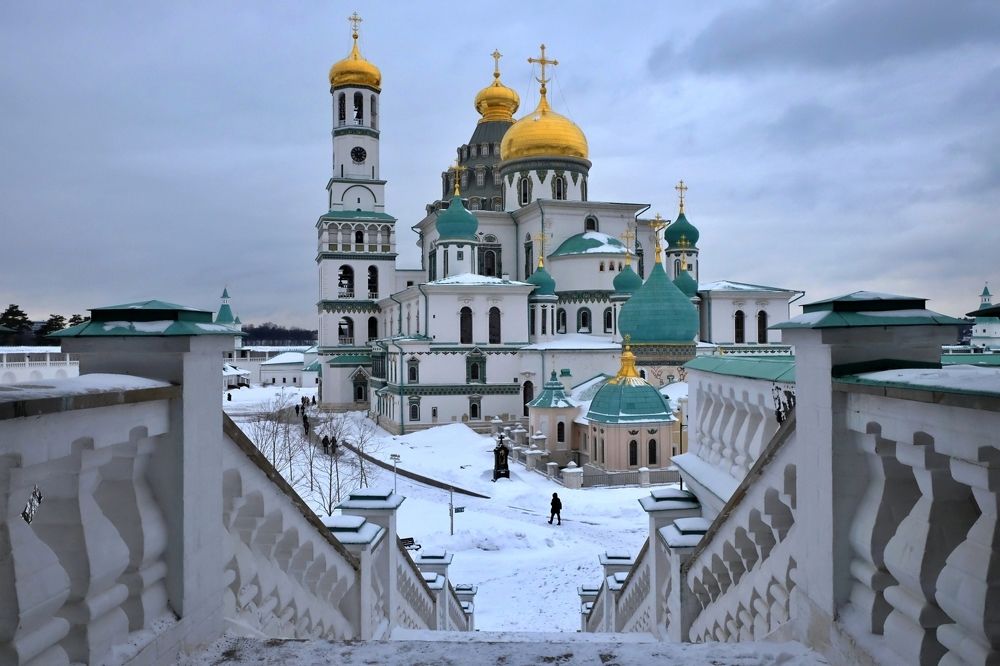 В монастыре