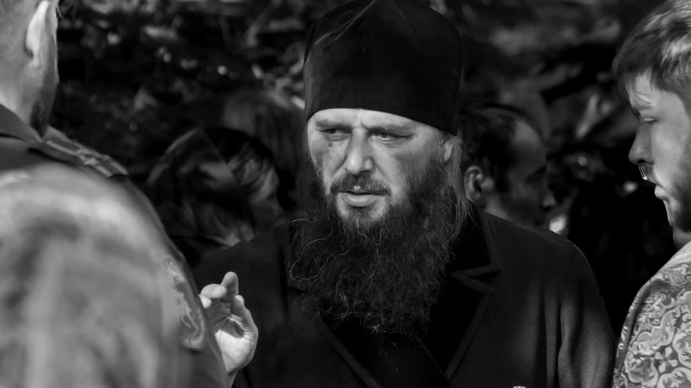 Проводы на фронт. Благословение митрополита