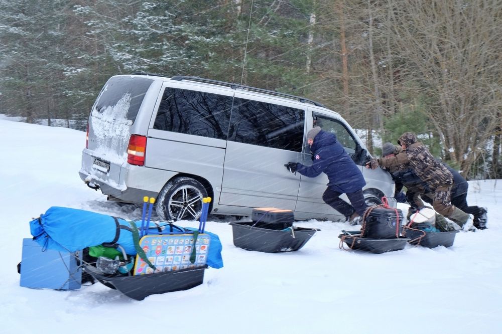Застрявшие в снегу