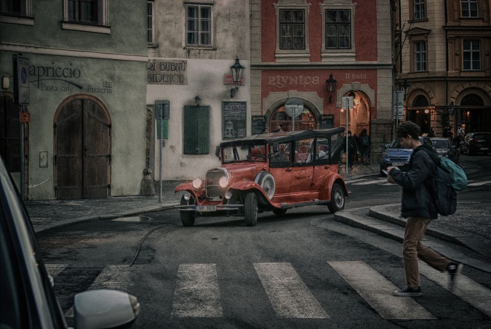 Века ушедшего стиль...