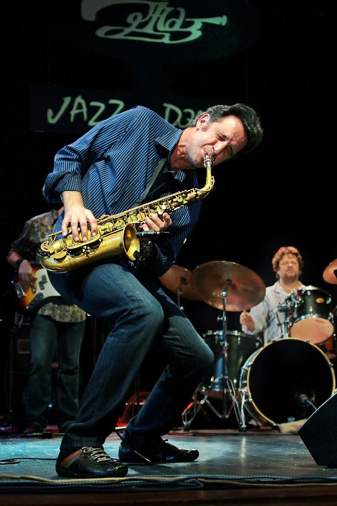 Джаз - заморская музыка.