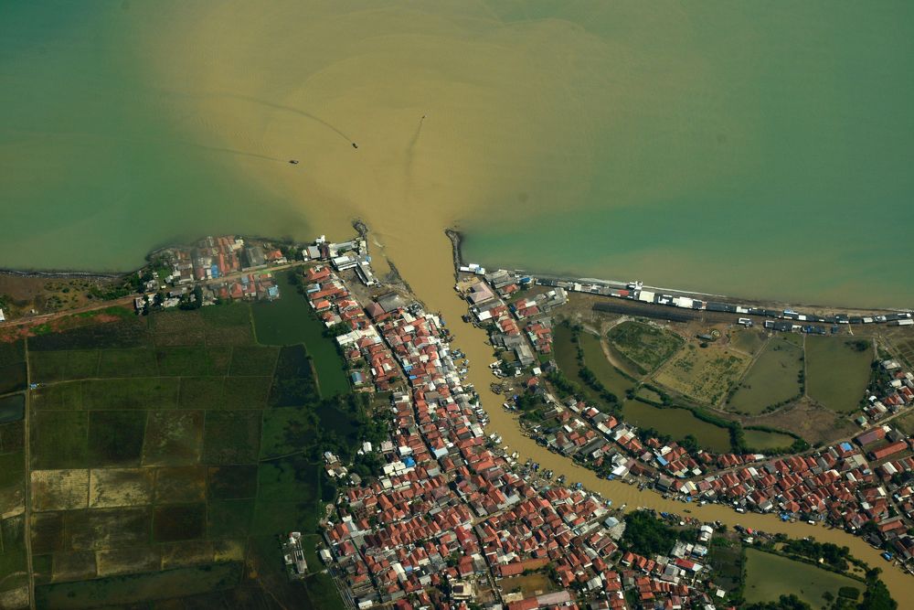 Sea ​​and river water