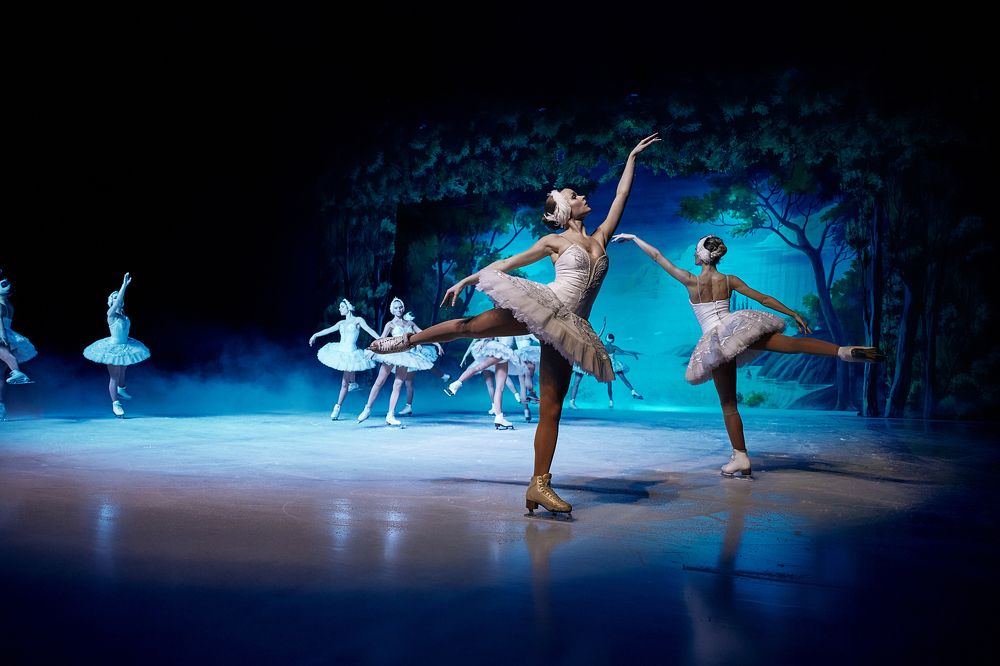 Балет на льду «Лебединое озеро»