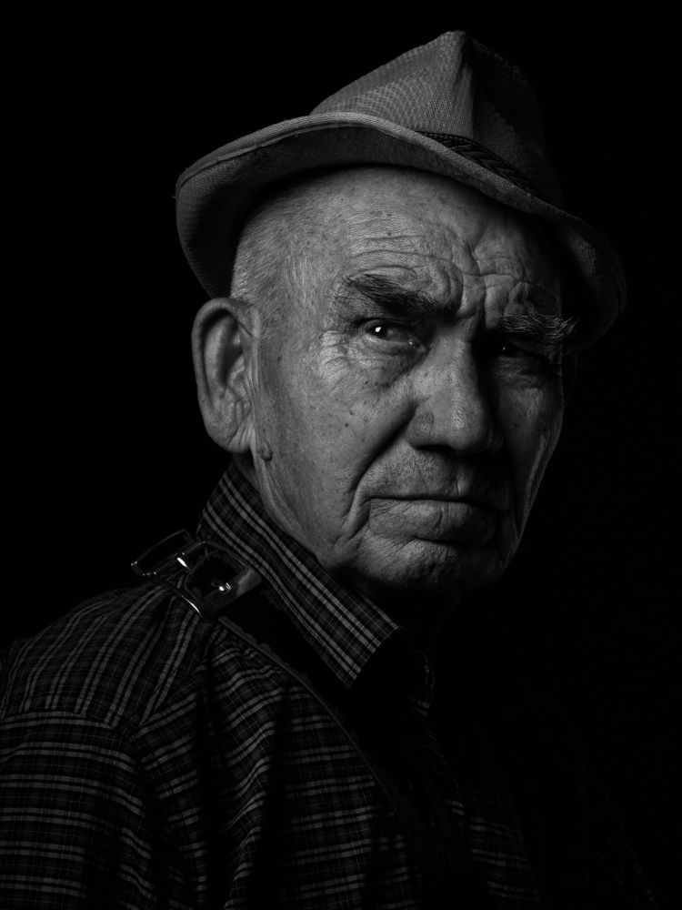 Photograph by Evgeniy Savikov