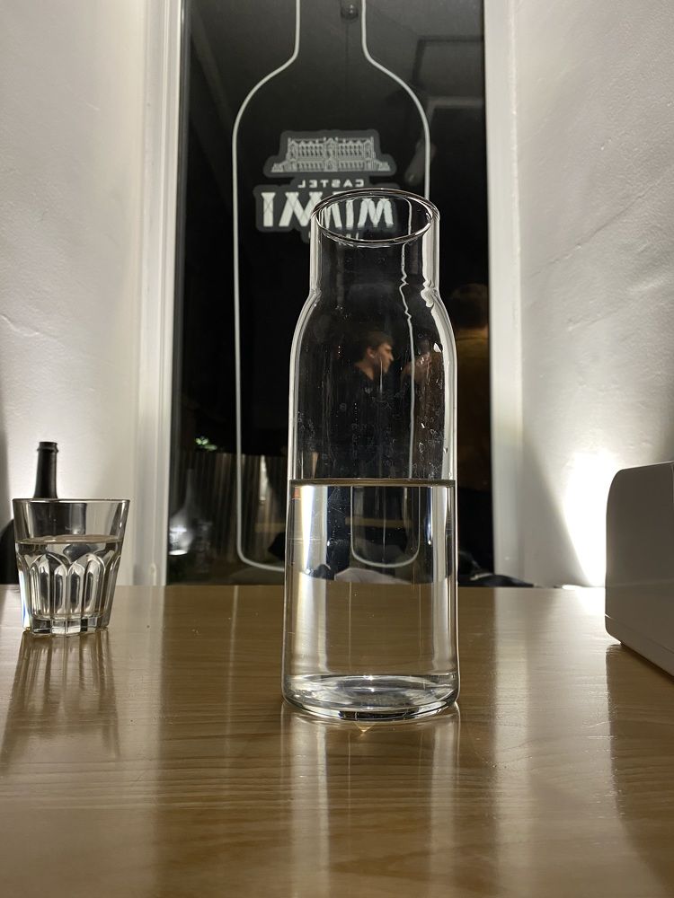 Человек в сосуде.