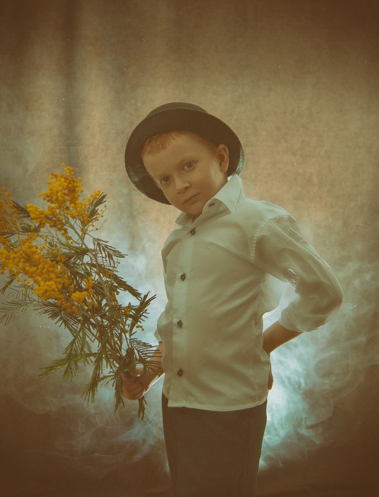 Парень с цветами