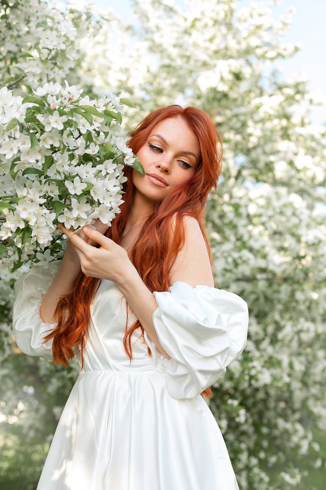 Цветущий май