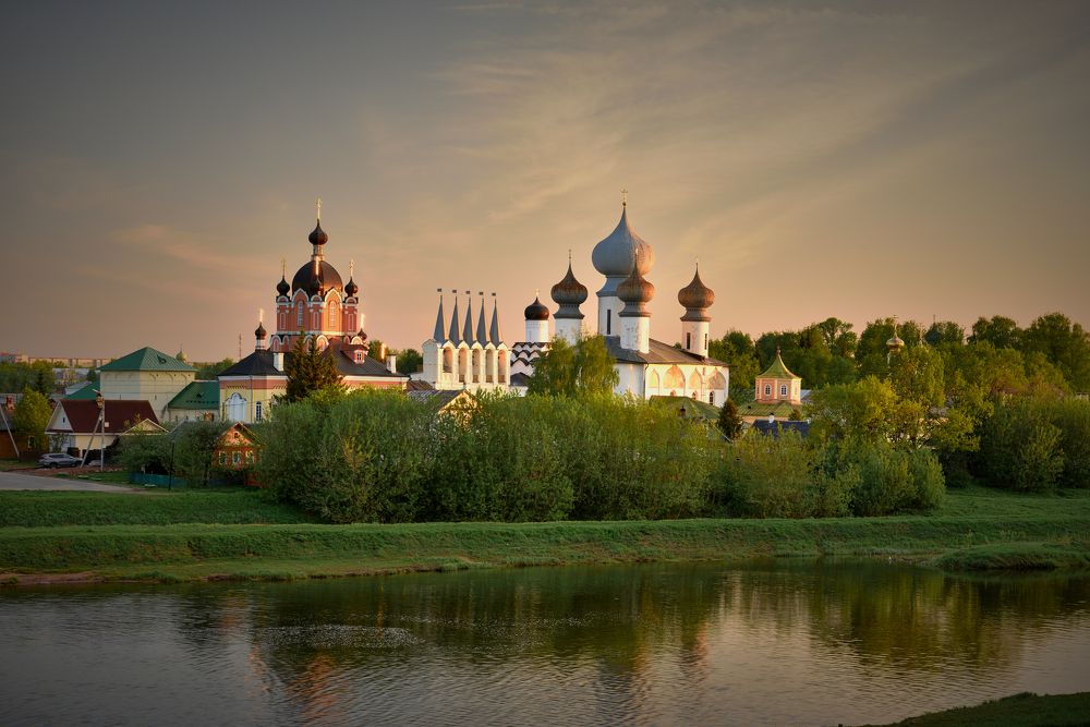 Тихвинский Богородичный Успенский монастырь