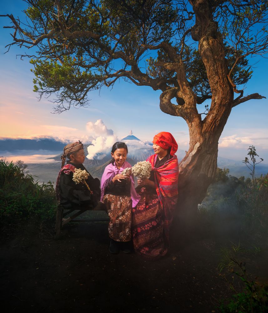 Immortal Flowers seller at Mt. Bromo