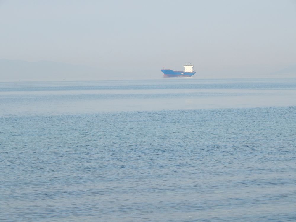 Море. Корабль. Туман.