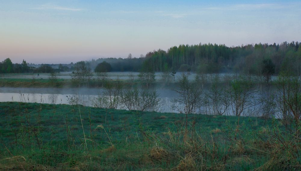 Fog in the vicinity of the Bolshoi Yug River on a spring morning