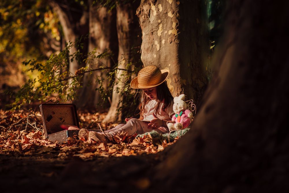Valentina jugando en una tarde de Otoño