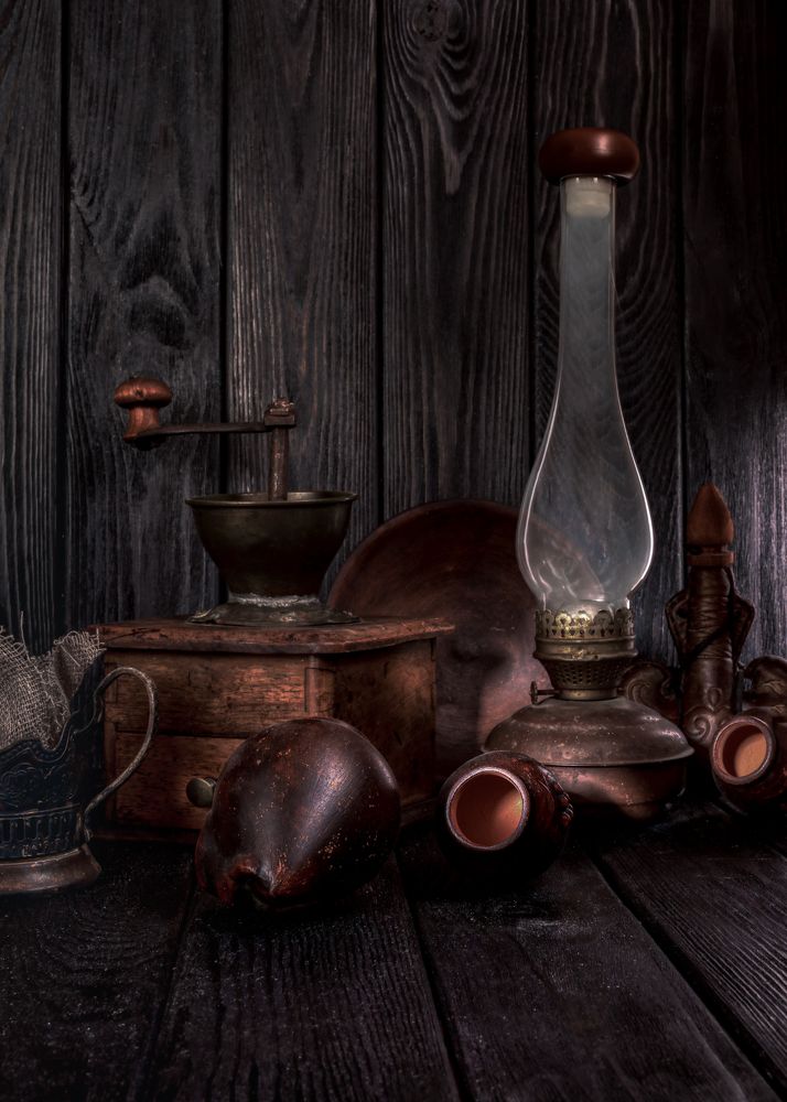 В углу чулана...