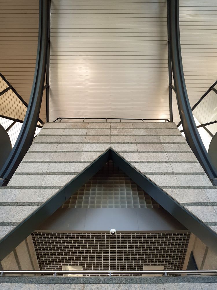 Симметрия. Вокзал. Своды.