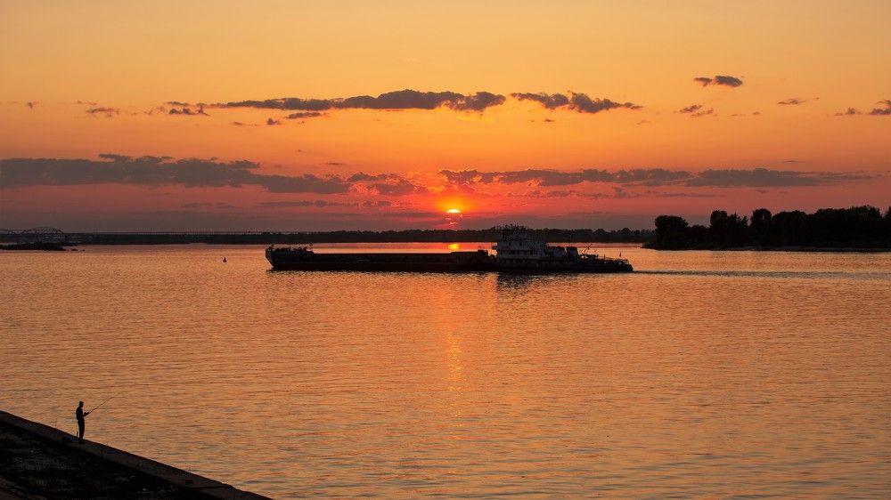 Одинокий рыбак