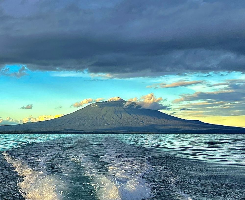 Вулкан Тятя . Кунашир . Курилы