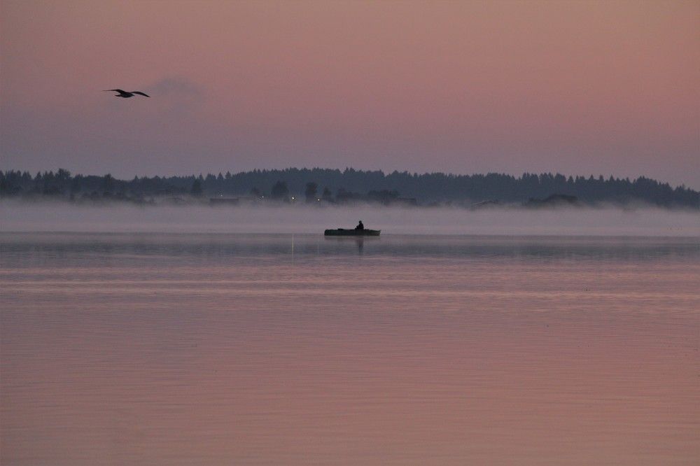 Рыбак на восходе солнца