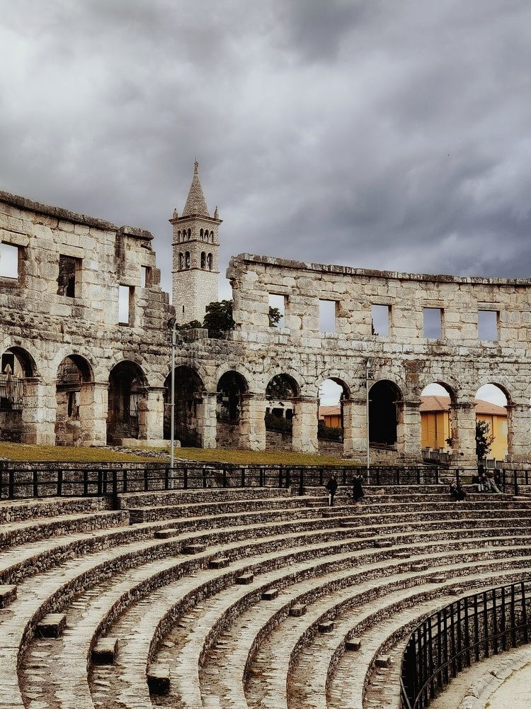 Фотография автора Laura Skwarek