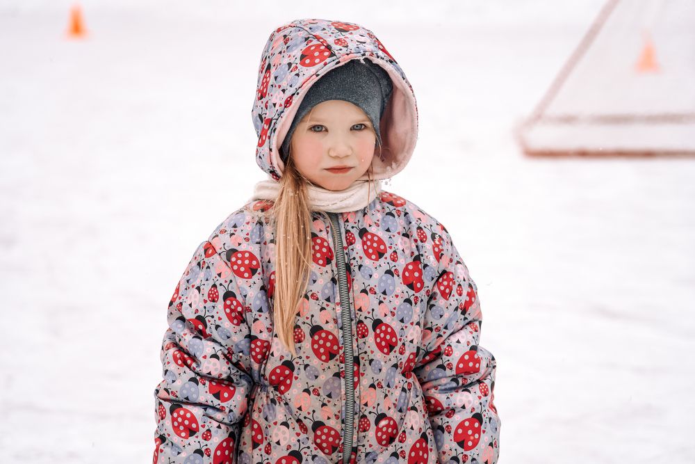 Не холодно ли тебе девица?