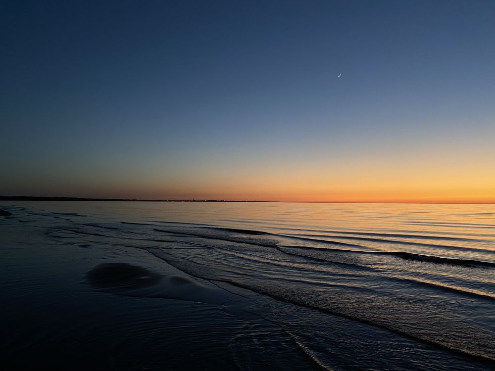 Venus and the Moon, a wonderful duet.