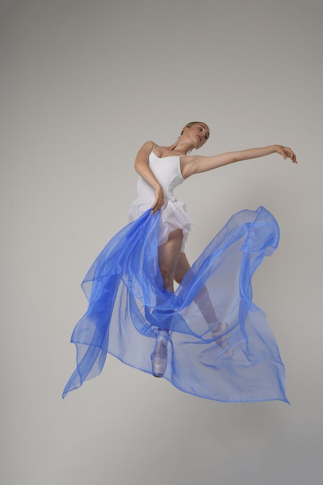 Фотография автора ЛАРА УСАЧЕВА