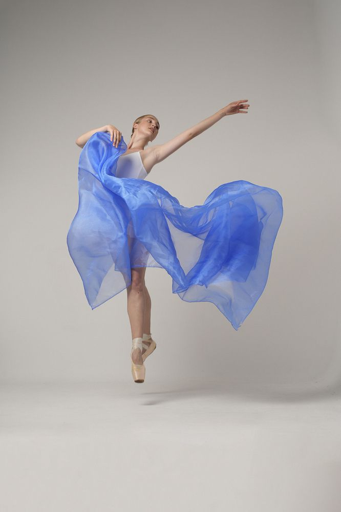 Фотография автора ЛАРА УСАЧЕВА