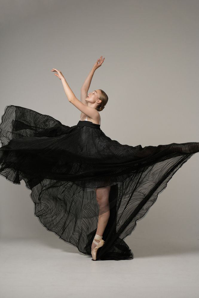 Фотография автора ЛАРА УСАЧЕВА