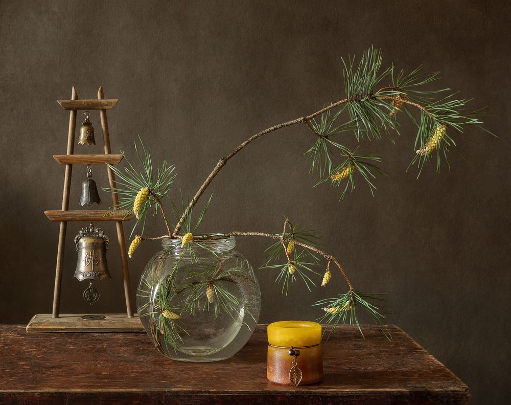 В китайском стиле.