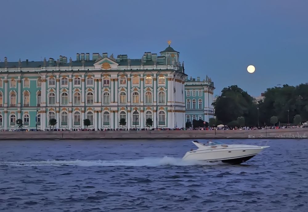 Полнолуние.