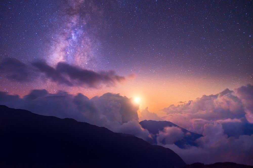 Лунная ночь в Гималаях.